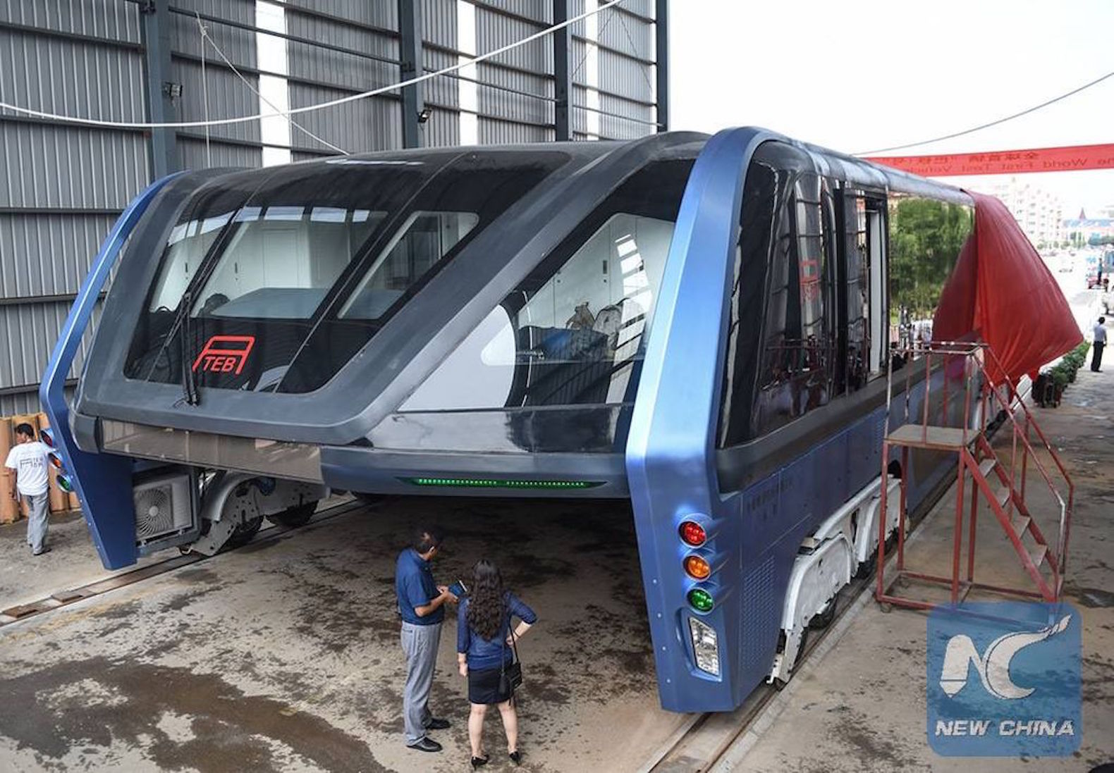 Transit elevated Bus