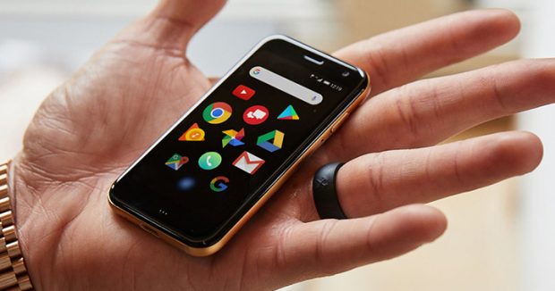 Kredi kartı boyutunda akıllı telefon Palm Türkiye'de satışa çıktı