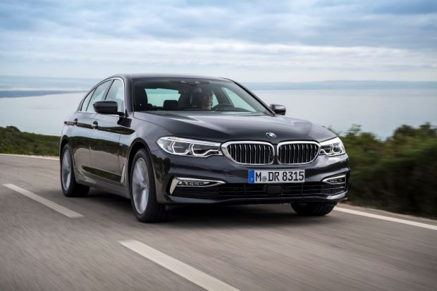 Yeni BMW 3 Serisi ve BMW 5 Serisi Almanya’da Yılın Otomobilleri Seçildi