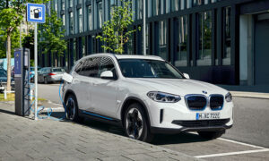 Tamamen Elektrikli Yeni BMW iX3 Showroomlarda Yerini Aldı