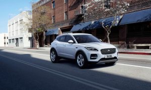 Yeni motor seçenekleriyle Jaguar E-PACE Türkiye’de!