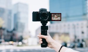 Sony, Vlogger’lar için değiştirilebilir lensli ZV-E10’u duyurdu!