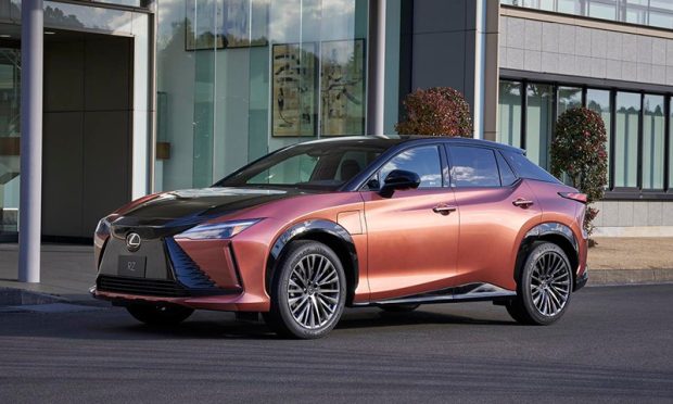 Lexus’un Kelebek Direksiyonlu Yeni Elektriklisi RZ 450e Ortaya Çıktı!