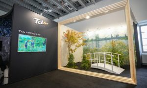 TCL’in sanat ve teknoloji arasında köprü kuran akıllı telefonları Art Basel Paris’te sergilendi