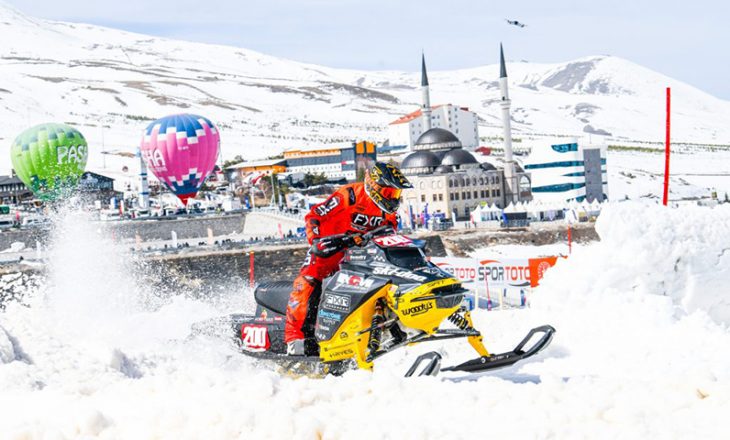 Dünya Kar Motosikleti Şampiyonası, spor ve kış turizmini buluşturdu